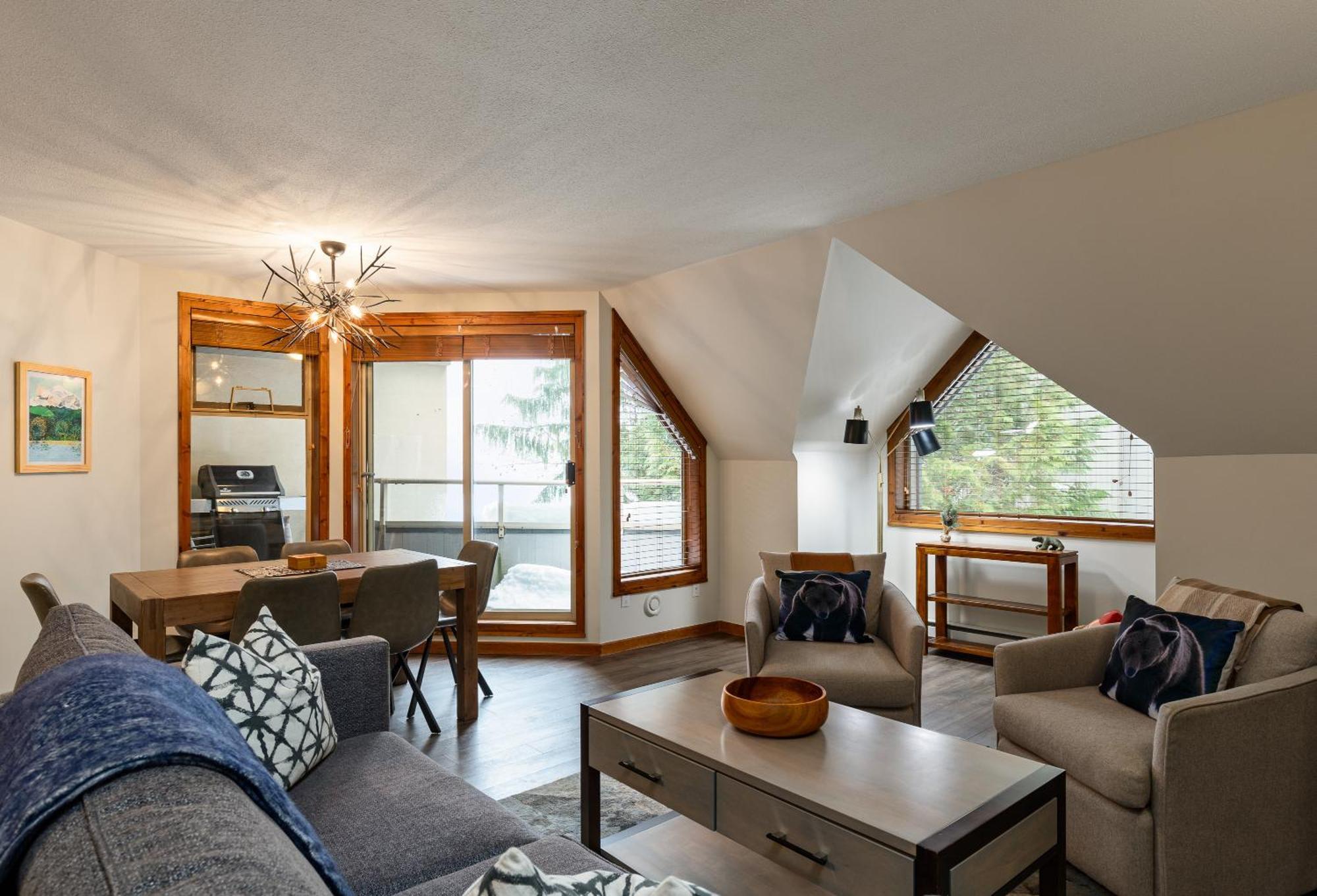 2br Cozy Townhouse In Location - Mountain Views And Free Parking *
